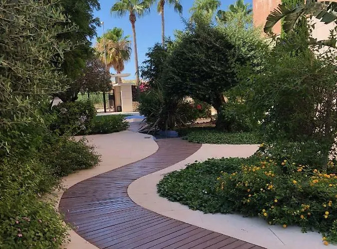 Cale Furs Dels 15 Mar * Dénia